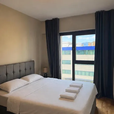 Shiny White Light - Diamond 1br - Center Apartamento Skopie