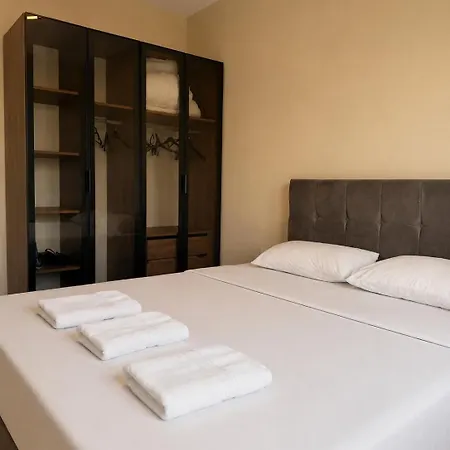 Apartamento Shiny White Light - Diamond 1br - Center Skopie